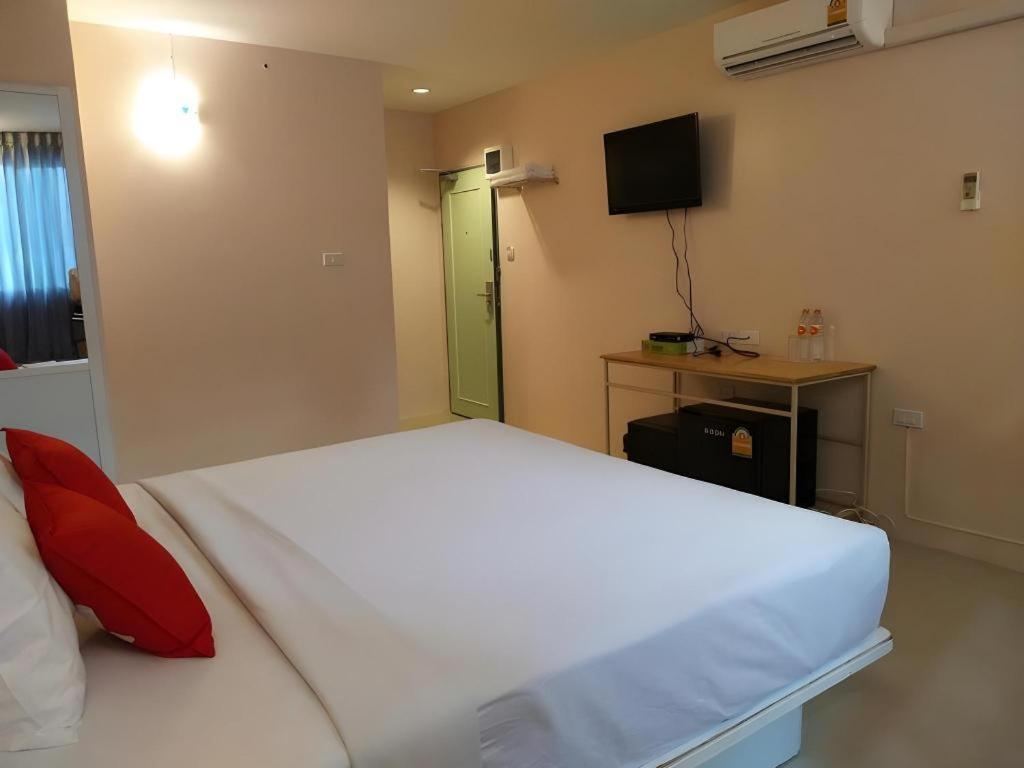 Bird Room Hotel - Pratunam Bangkok Exteriör bild